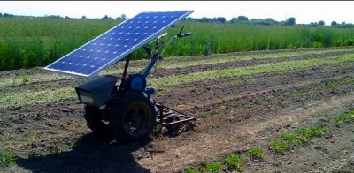 Украинский фермер создал мотоблок, работающий на солнечной батарее