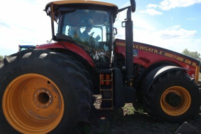 Новый трактор Versatile Row Crop 370 теперь доступен в Украине
