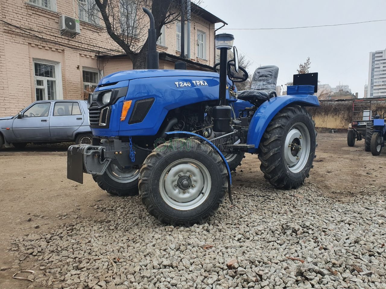 трактор т 240