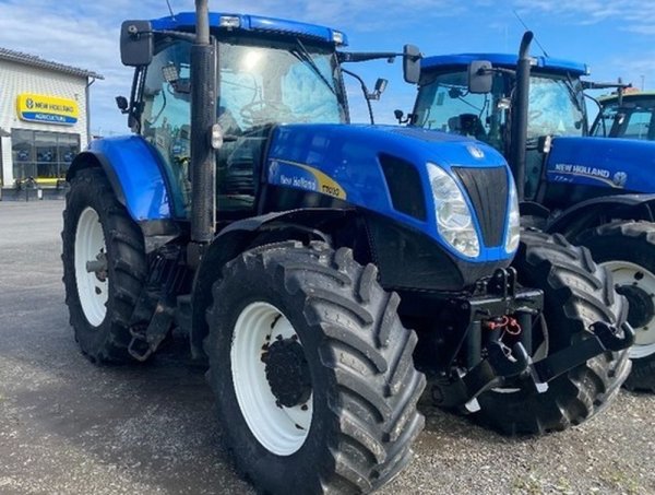 Трактор New Holland T7030
