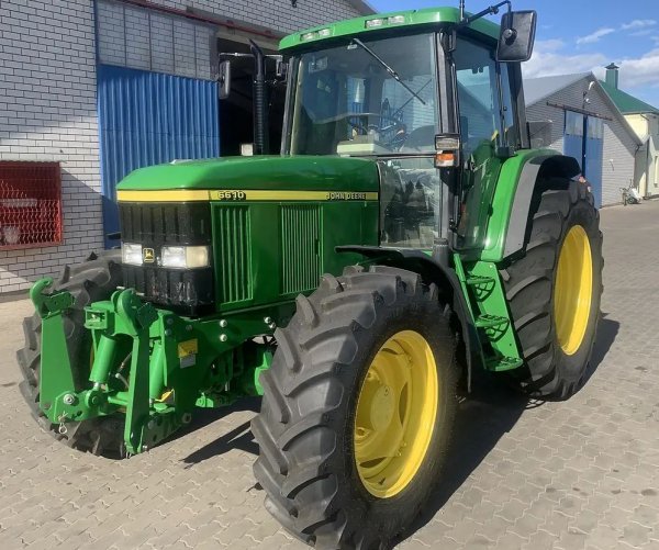 Трактор John Deere 6610